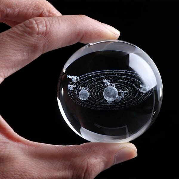 Boule de cristal ronde avec support - Carte du monde - Système solaire -  Boules de cristal décoratives - Décoration de bureau - Cadeau idéal pour la  maison et le bureau : : Maison