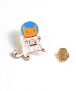 pins chat astronaute